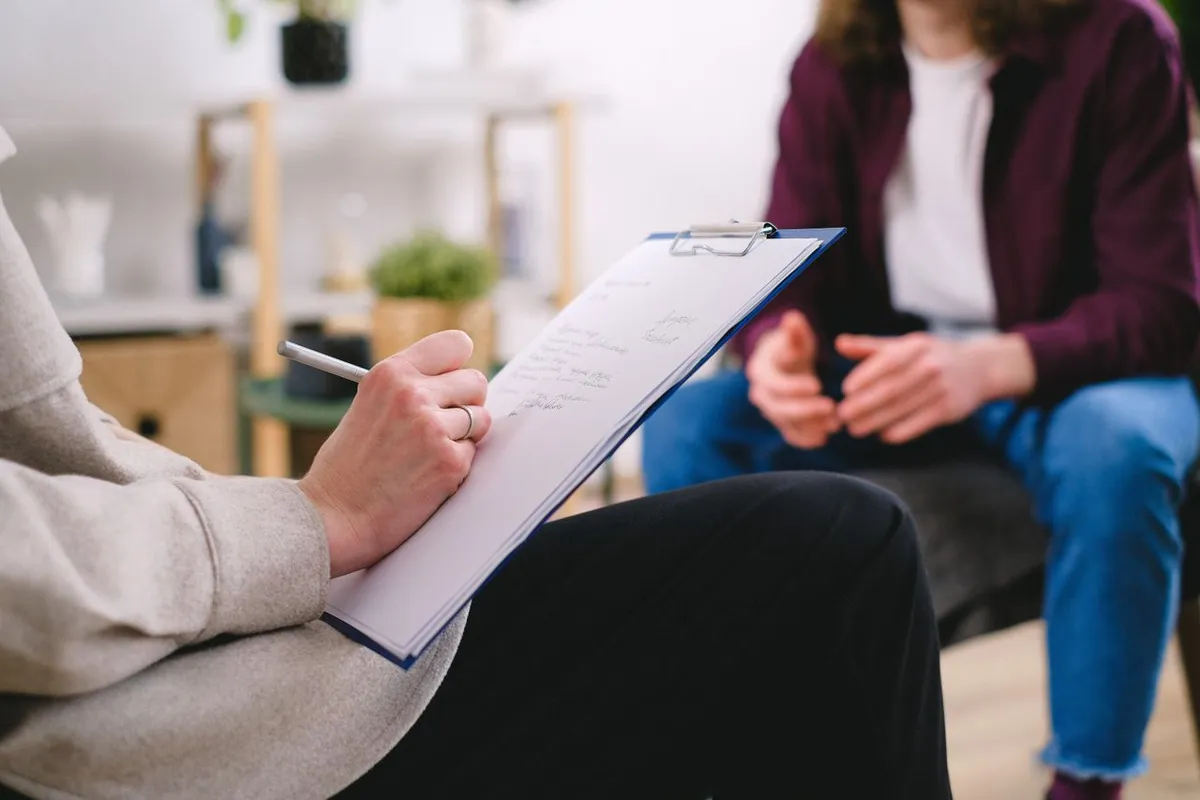 Nurty psychoterapeutyczne - jak wybrać odpowiednie podejście dla siebie? Nurty psychoterapeutyczne - jak wybrać odpowiednie podejście dla siebie?